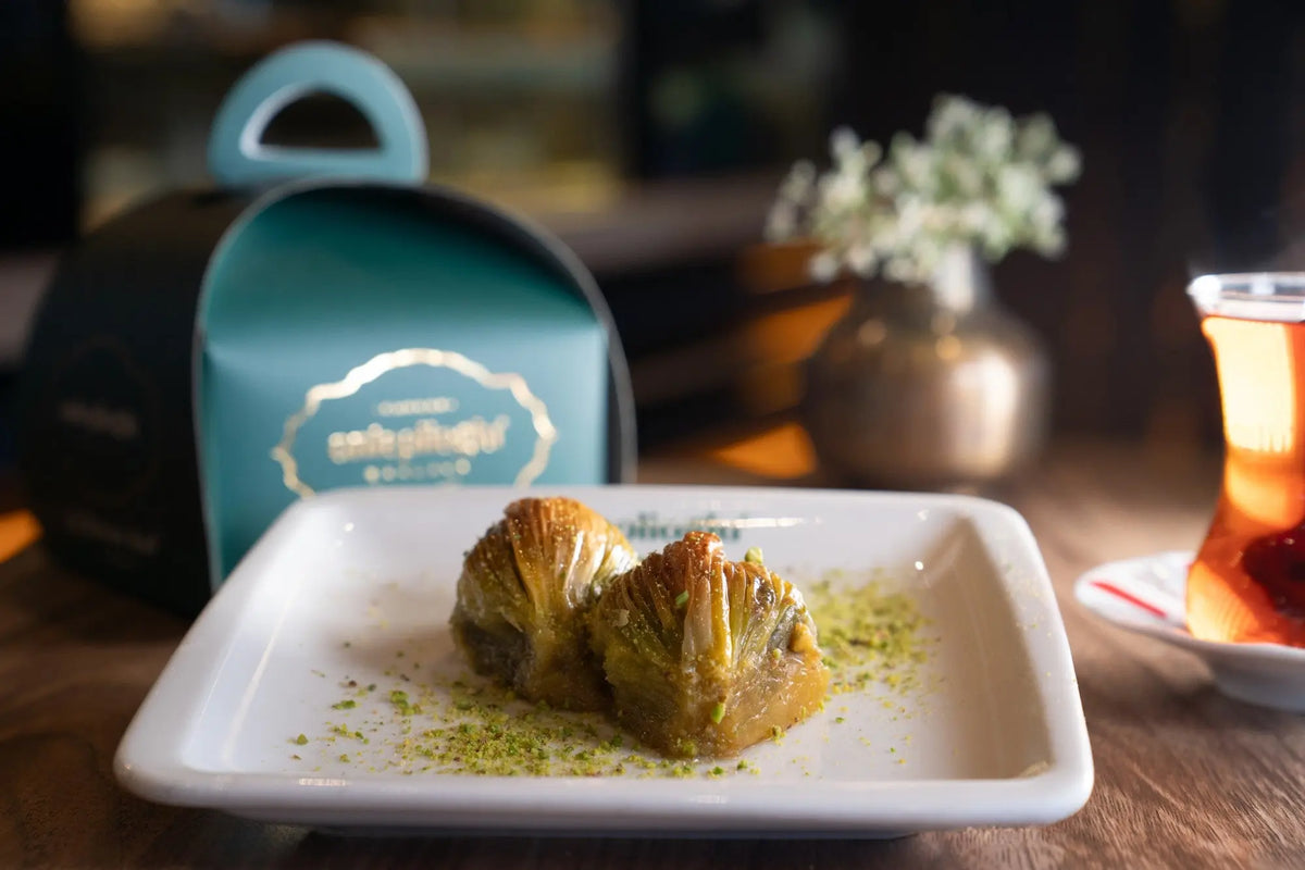 Midye Baklava – Muschelform mit Pistazie