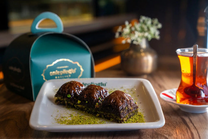 Schokoladen-Baklava mit Pistazie (Çikolatalı)